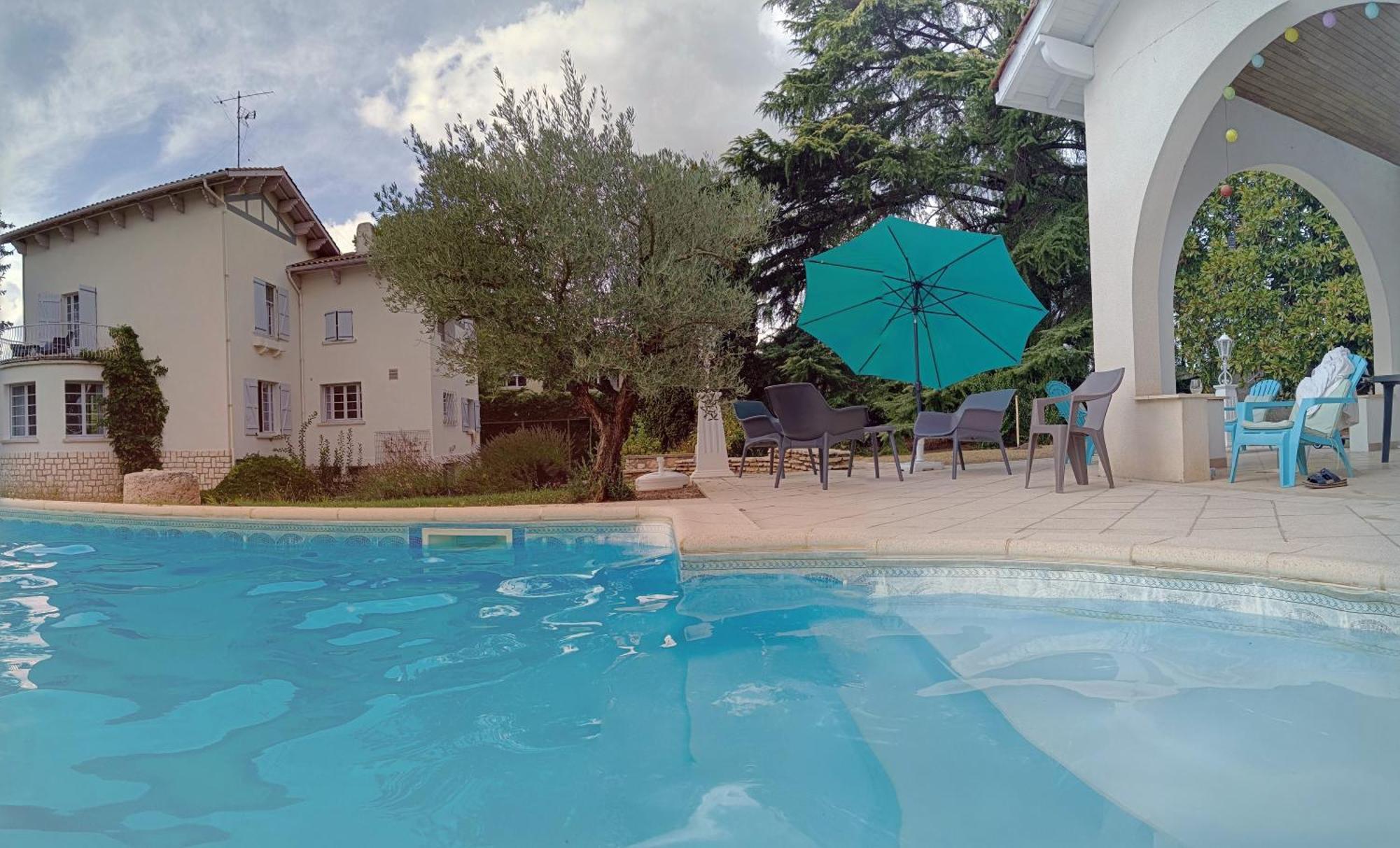 La Maison Basque Sainte-Livrade-sur-Lot ภายนอก รูปภาพ