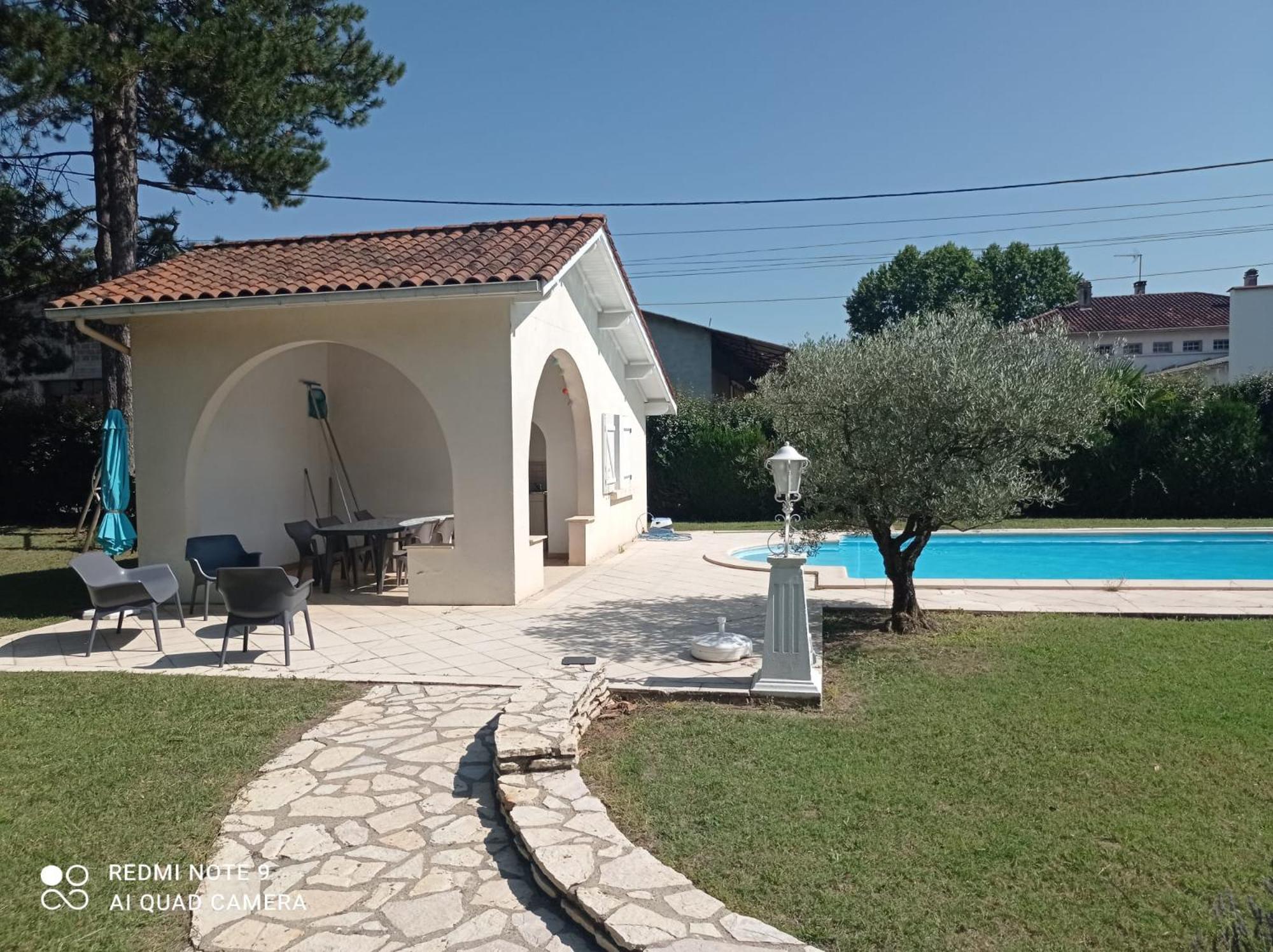La Maison Basque Sainte-Livrade-sur-Lot ภายนอก รูปภาพ