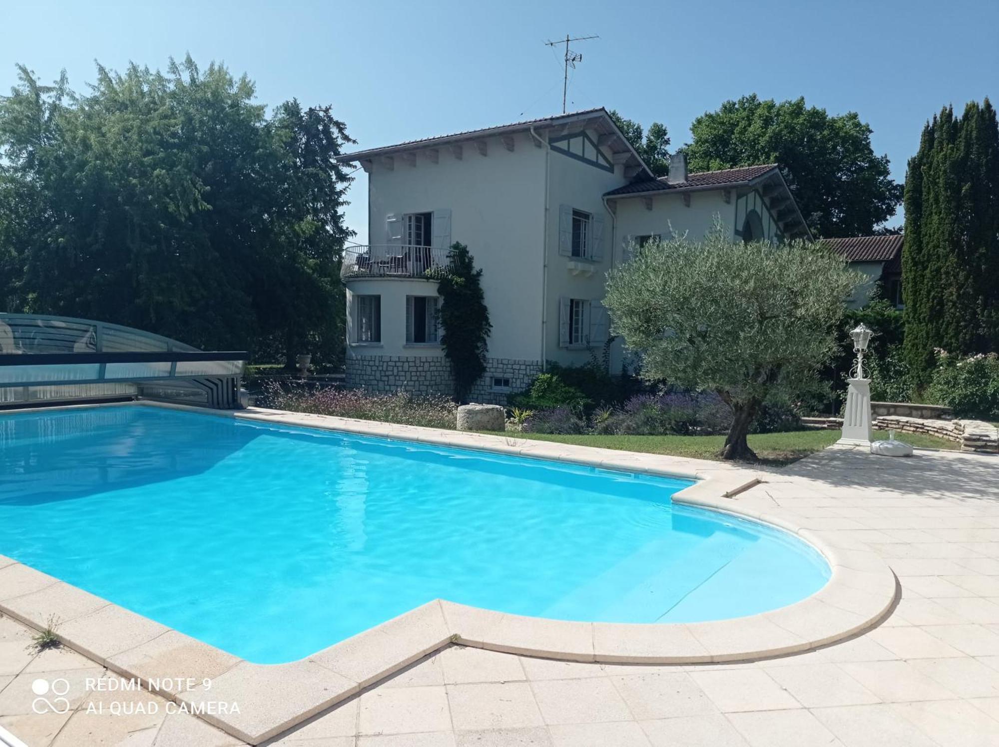 La Maison Basque Sainte-Livrade-sur-Lot ภายนอก รูปภาพ